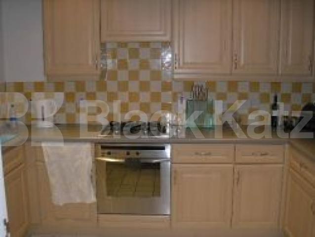 			2 Bedroom, 1 bath, 1 reception Flat			 Manor Gardens, HOLLOWAY N7